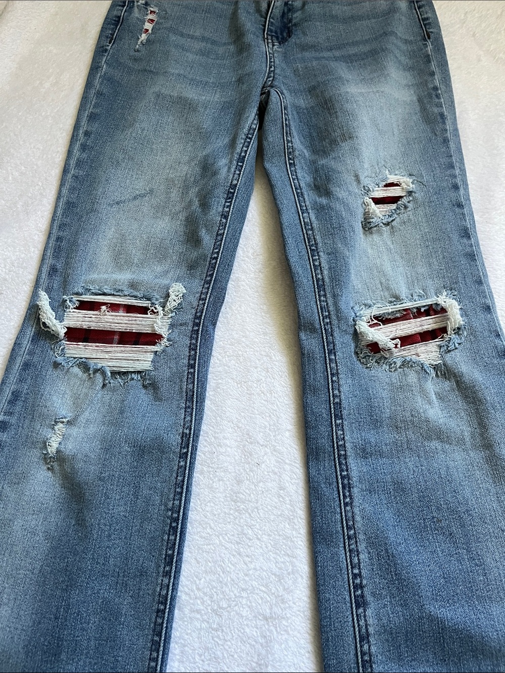 Judy Blue Light Blue Distressed Straight Leg Jeans with Red Patch Accents - Picture 3 of 7